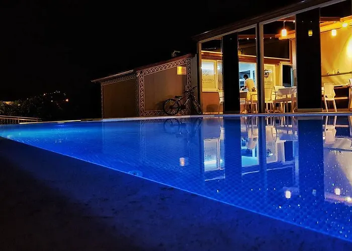 Evra Hotel 3*